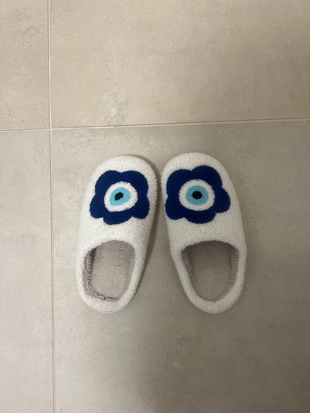 Customer photo review of Bloom Flower Slides Slippers