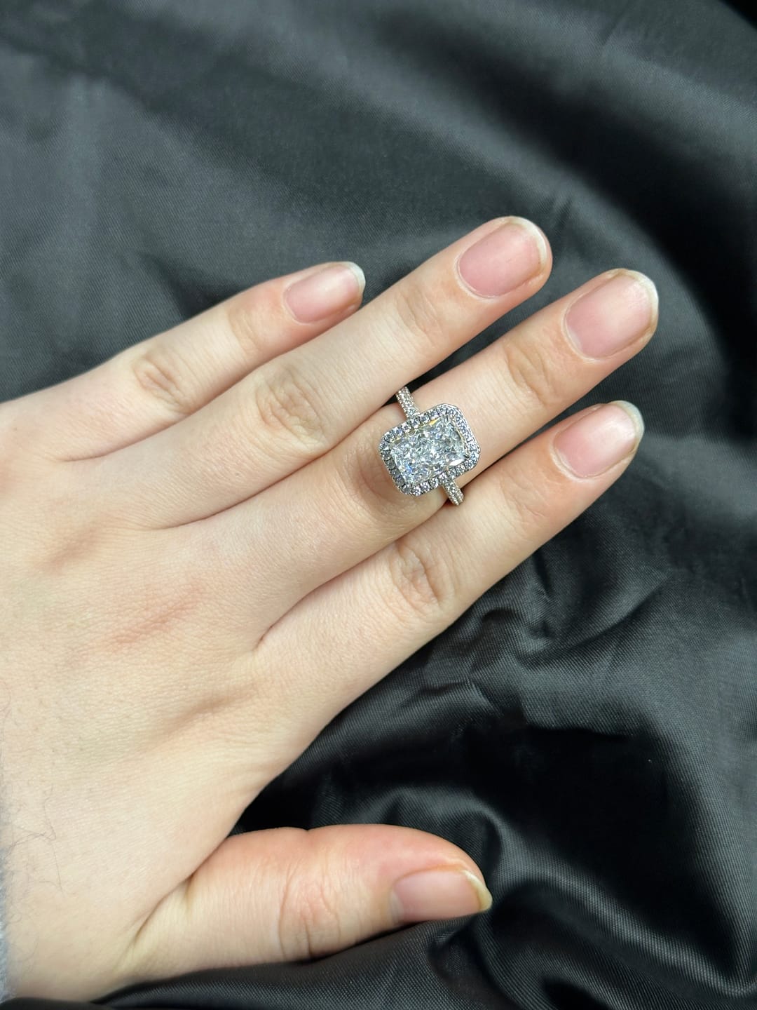 Customer photo review of S925 Noble Halo 3.5Ct Radiant Cut Engagement Ring Vintage Ring For Everyday Wear