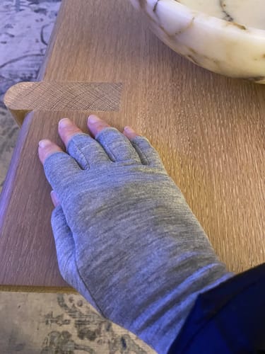 Customer photo review of Premium Onecompress™ Gloves