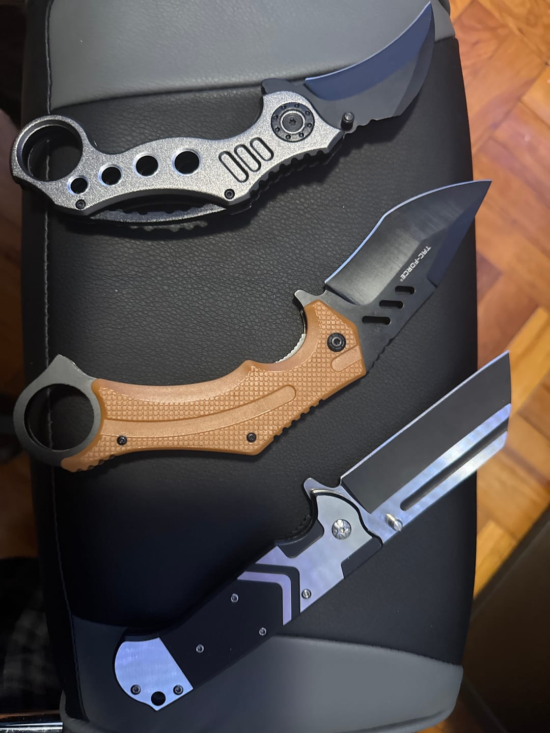 Customer photo review of Karambit Mystery Box™