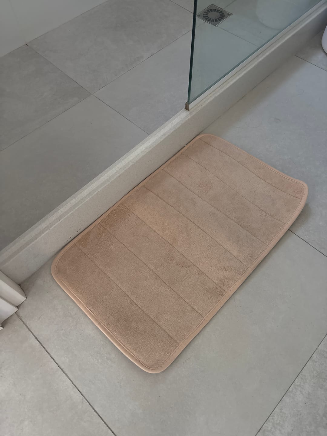 Customer photo review of Alfombra Baño Antideslizante Absorbente Ducha Premium
