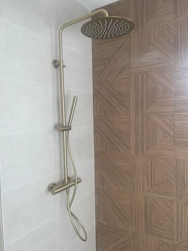 Customer photo review of Colonne de Douche Dorée
