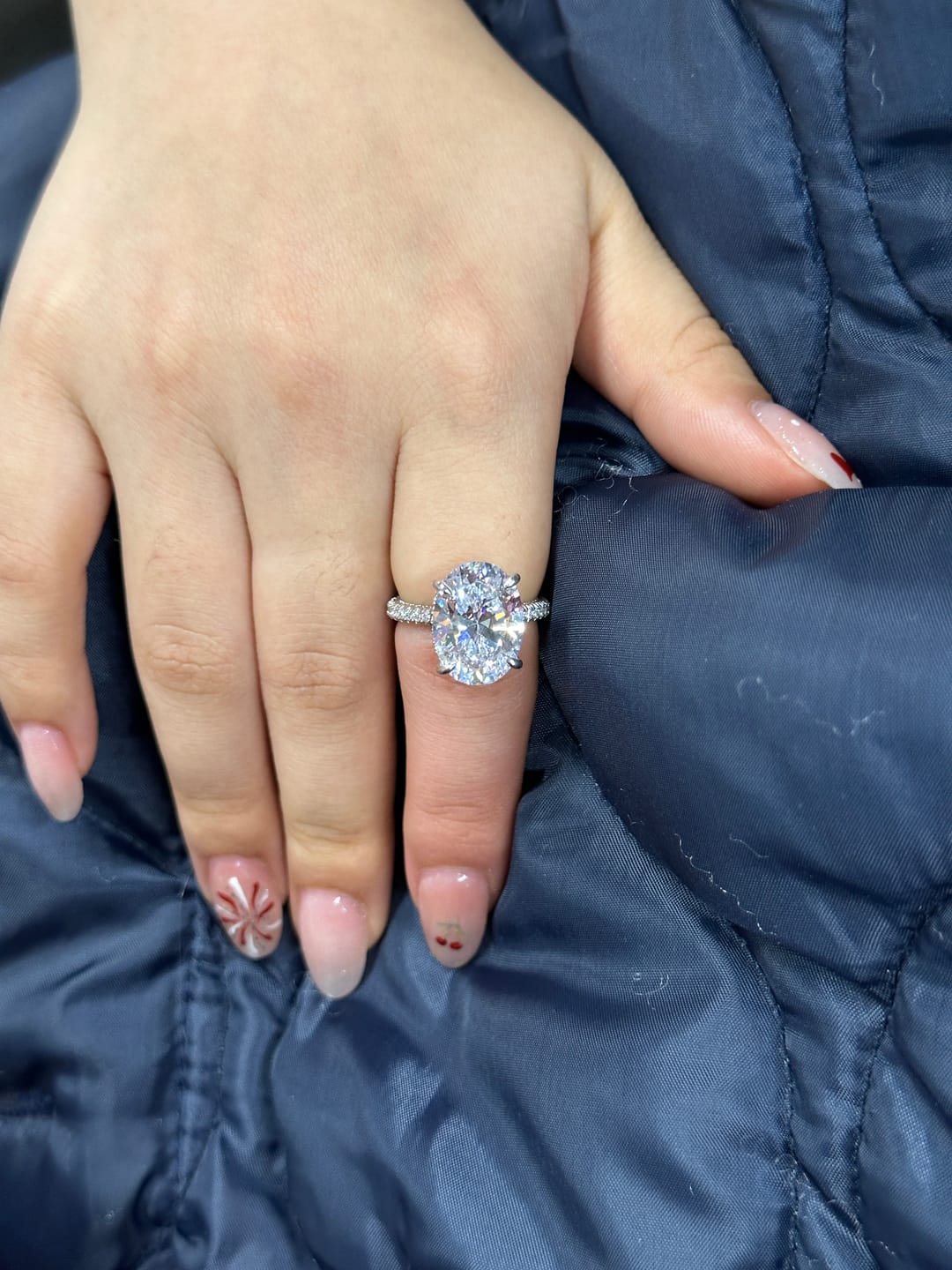 Customer photo review of S925 8.0 Carat Oval Cut Exclusive Simulated Diamond Engagement Ring Travel Ring For Women