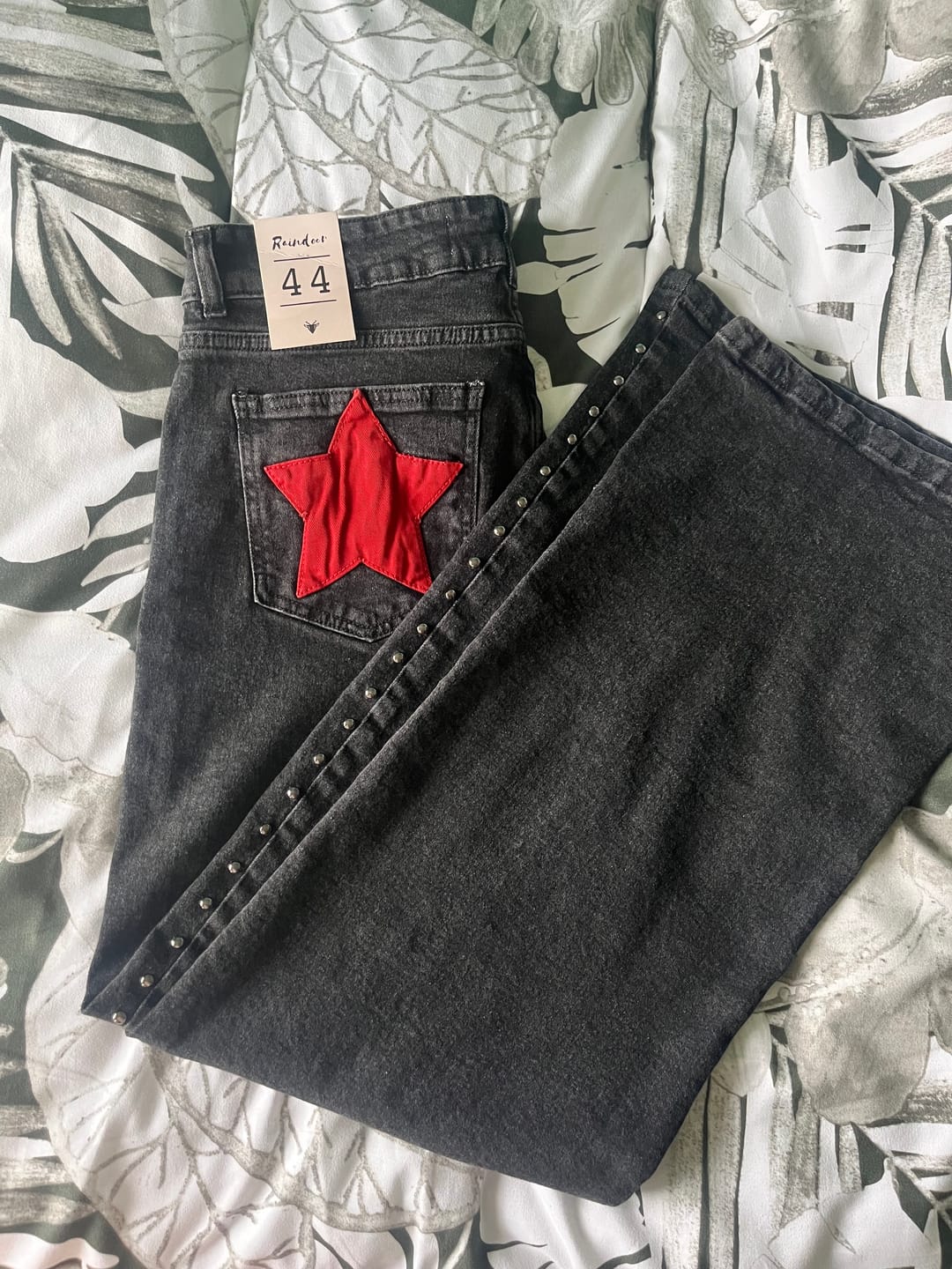 Customer photo review of [PREVENTA] Pants Red Star