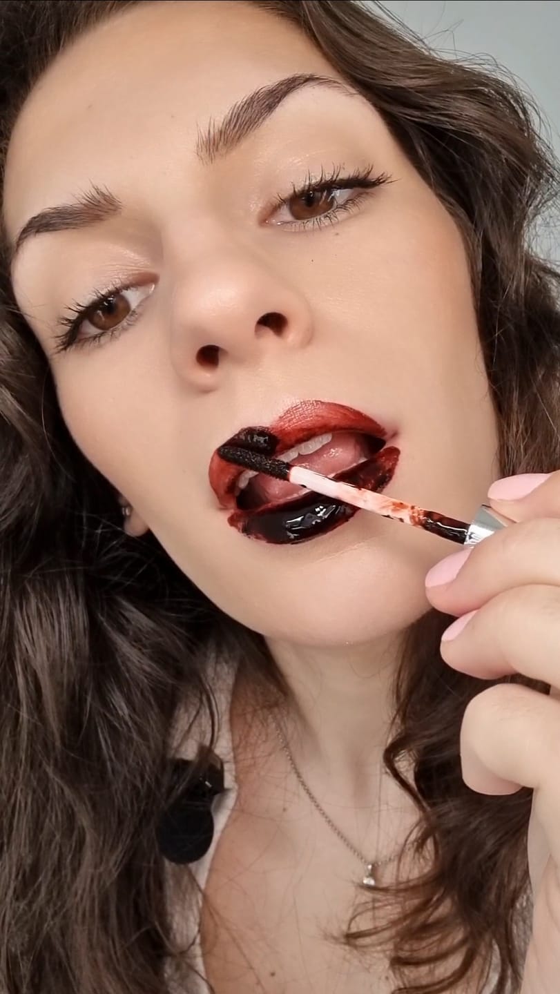 Customer photo review of Peel-off Lip Stain