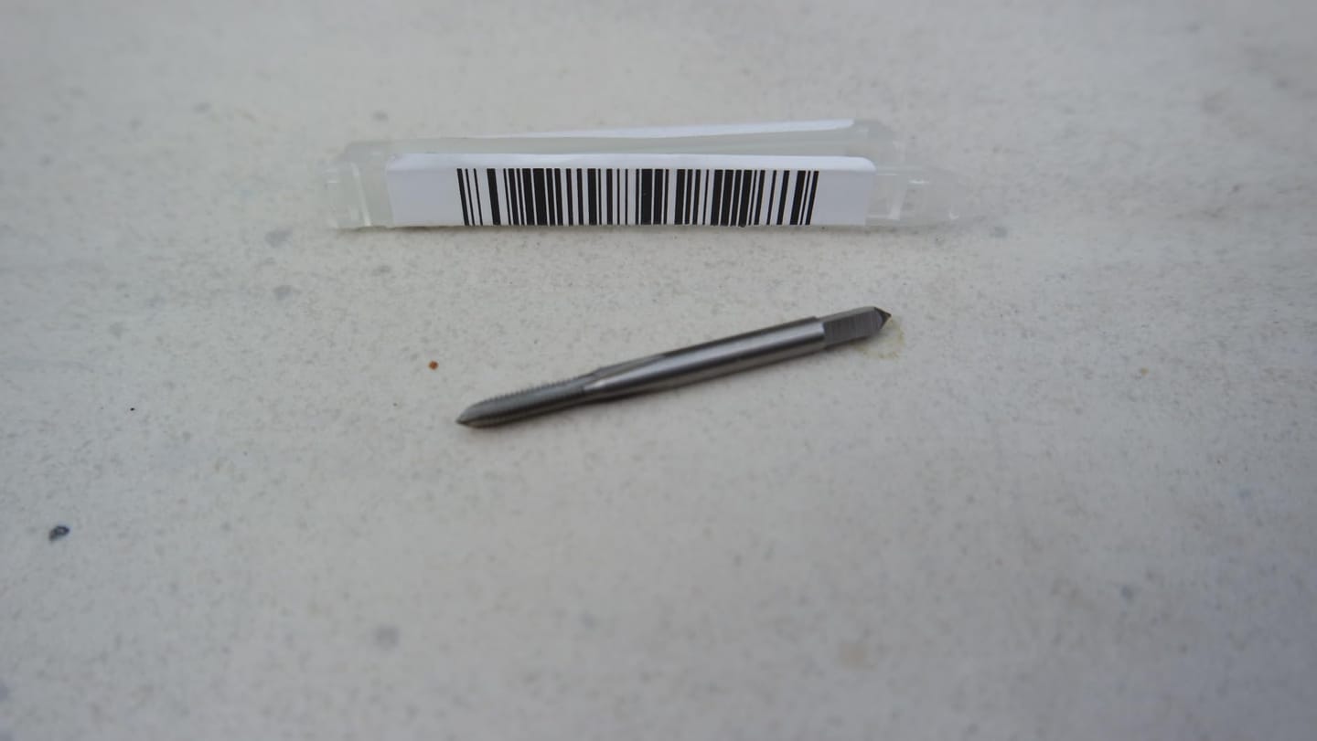 Customer photo review of Gewindebohrer kurz Feingewinde Durchgang Einschnittgewindebohrer rechts