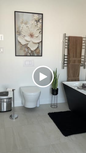 Customer video review of ELEGANT PETALS CANVAS