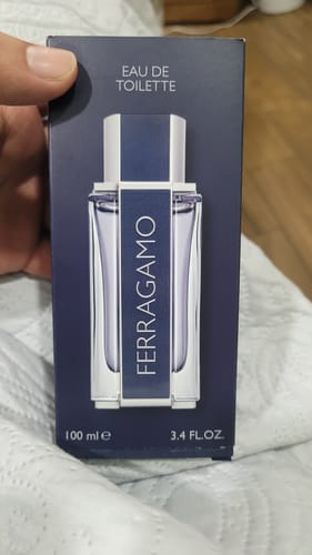 Reseña con foto de un cliente sobre Perfume Salvatore Ferragamo Ferragamo 100ml EDT