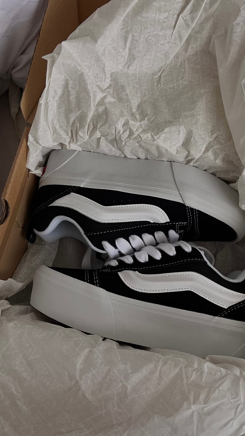 Customer photo review of Zapatilla Vans Knu Stack Plataforma Mujer Negro