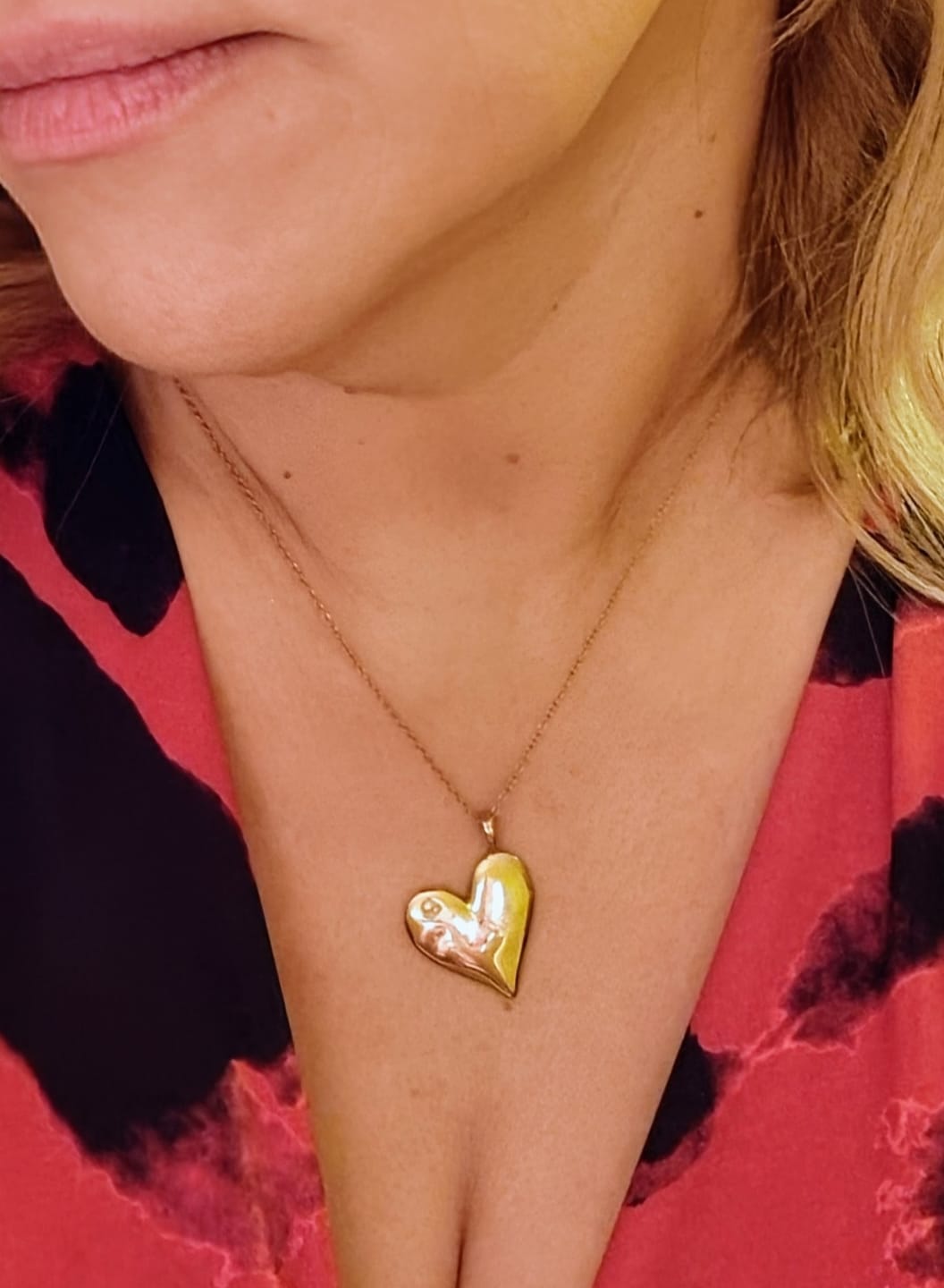 Customer photo review of Amore Pendant Necklace in Gold