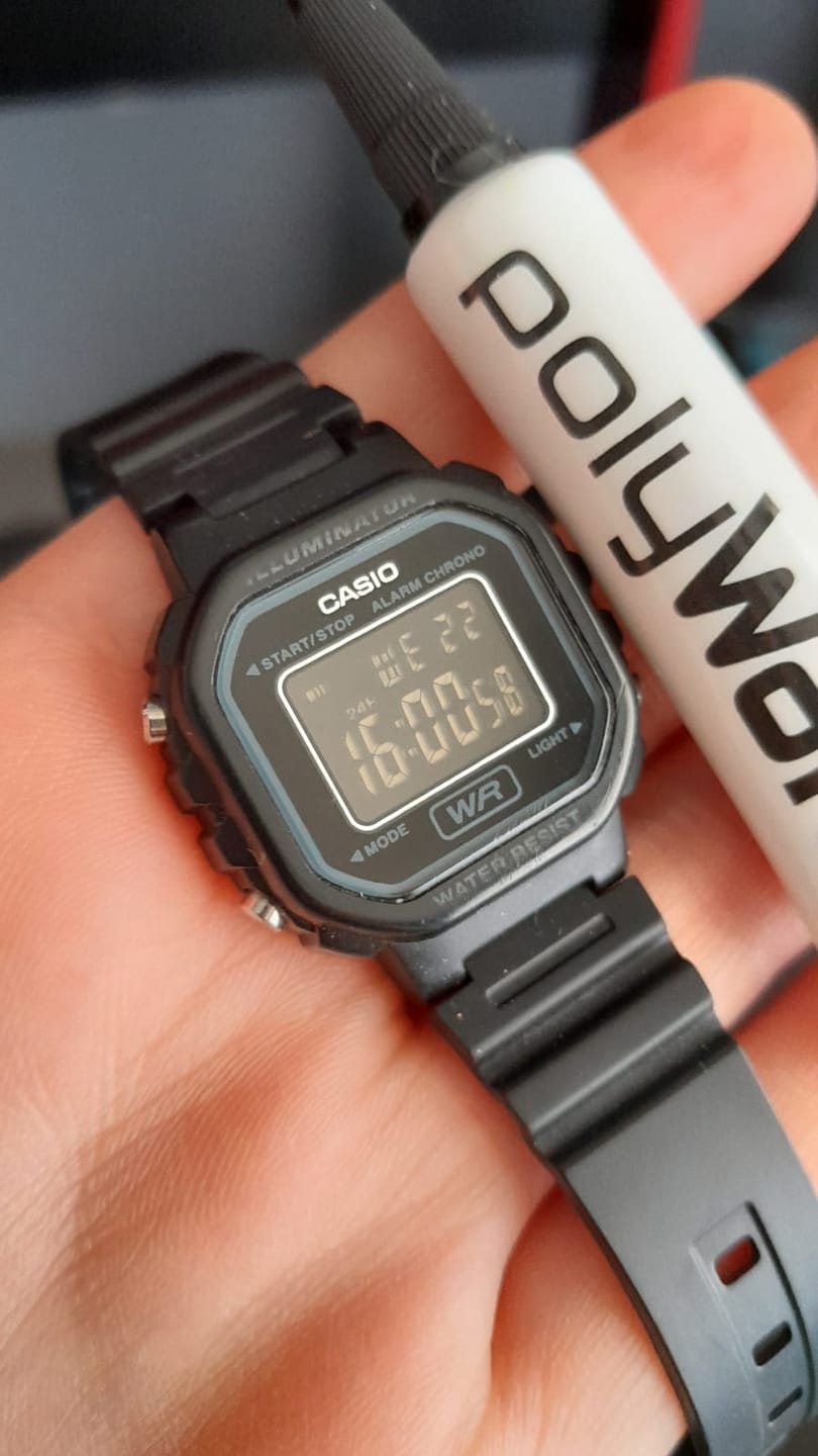 Customer photo review of Polywatch Polish Plastic - ¡Limpia rayas en cristal acrílico!