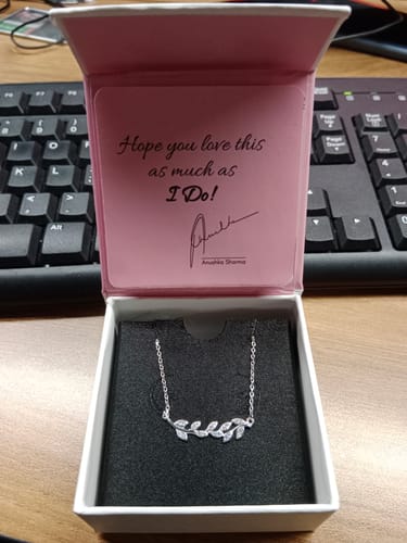 Customer photo review of Anushka Sharma Silver Leaf Necklace