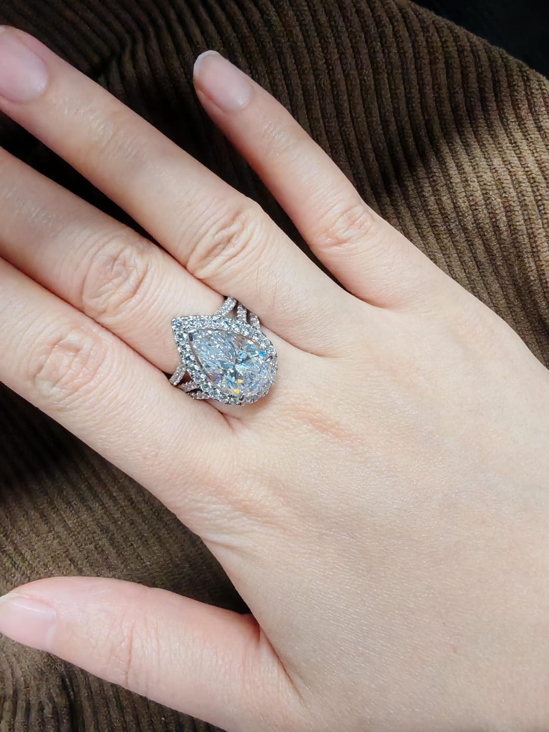 Customer photo review of Louily Vintage Split Shank Halo Pear Cut Engagement Ring In Sterling Silver