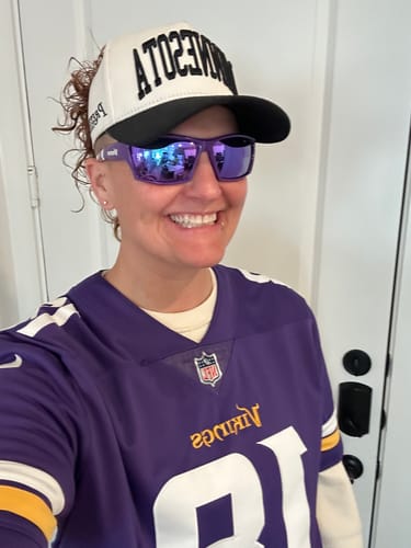 Customer photo review of MINNESOTA SNAPBACK - OFF WHITE EDITION