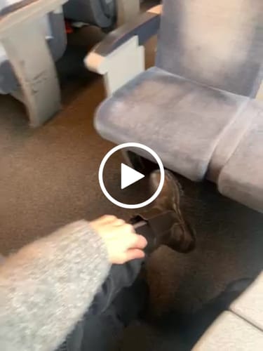 Customer video review of VitalFlow™️ farbenfrohe Kompressionssocken