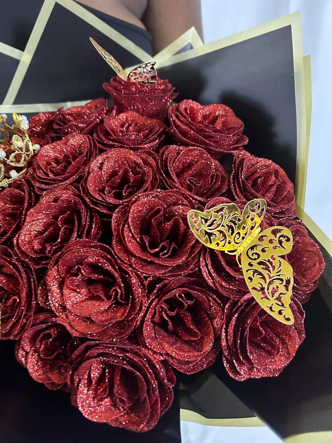 Customer photo review of Glitter Rose Bouquet Gift for Girlfriend & Boyfriend | Couple Anniversary Gift