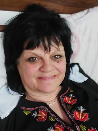 Customer photo review of Тениска с V-деколте "Китка"