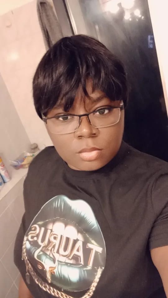 Customer photo review of Remy Human Hair Pixie Cut Wig Layered With Bangs — Deep | KIMLUD