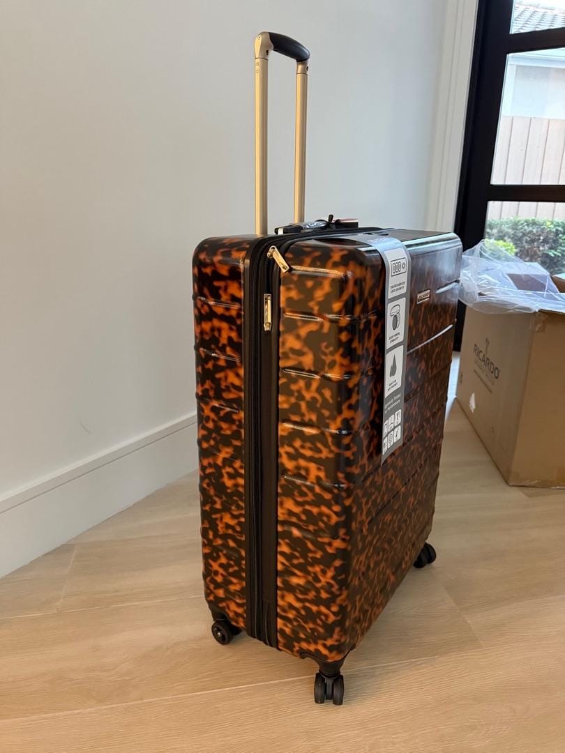 Customer photo review of Cambria Hardside Large Check-In Expandable Spinner