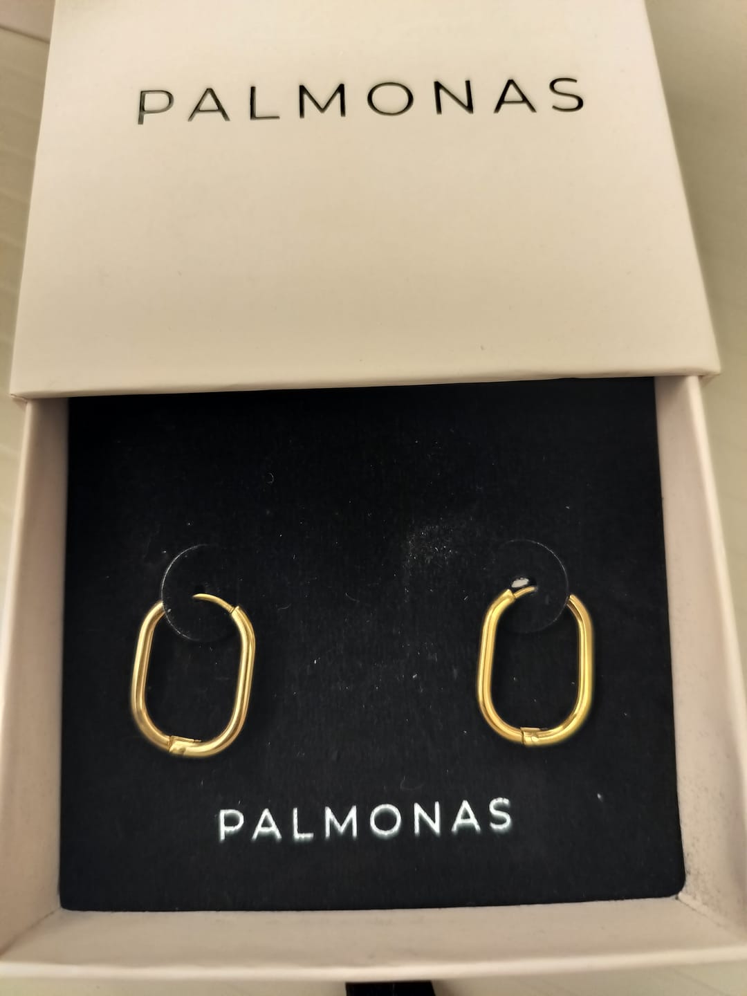 Customer photo review of Plain Oval Hoop Earrings