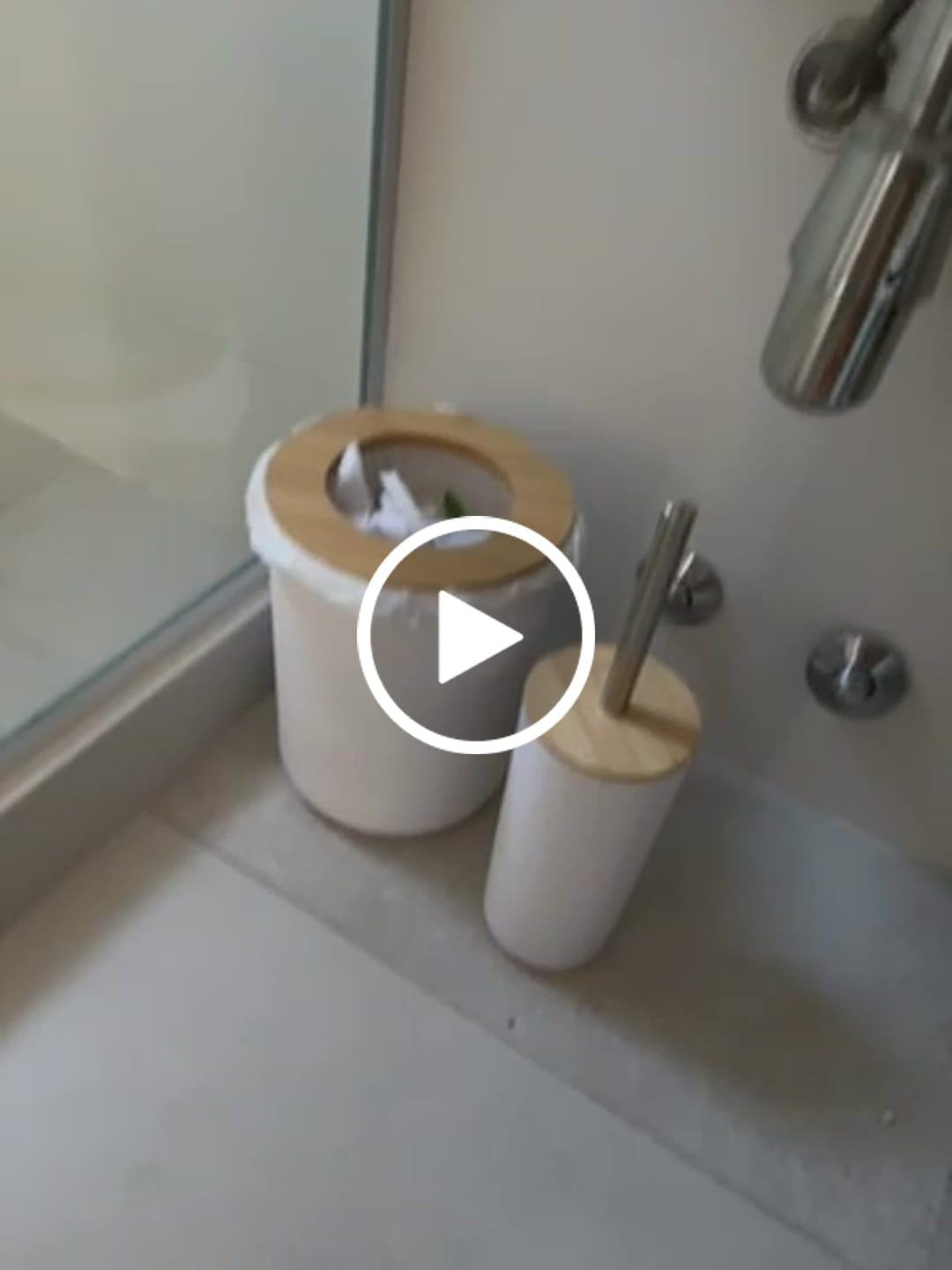 Customer video review of Set Accesorios Baño 6 Piezas Bambu Jabonera Papelera Cepillo