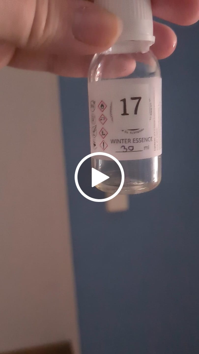 Customer video review of Fragancia WINTER ESSENCE