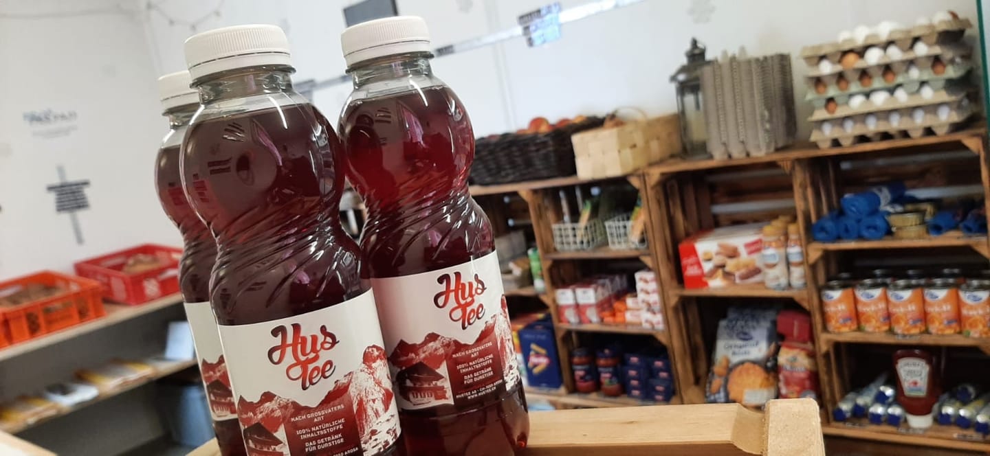 Customer photo review of Hustee 5dl Karton à 24Stk. (CHF 1.80 pro Flasche)