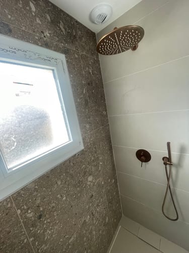 Customer photo review of Colonne de douche encastrée or rose brossé