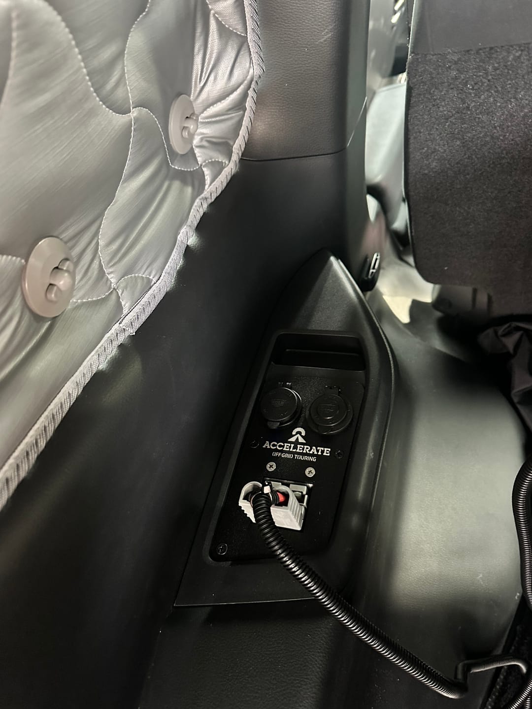 Customer photo review of Socket Bank - 300 Series LandCruiser - Rear Cup Holder