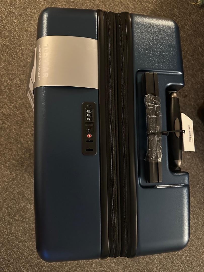 Customer photo review of Cambria Hardside Large Check-In Expandable Spinner