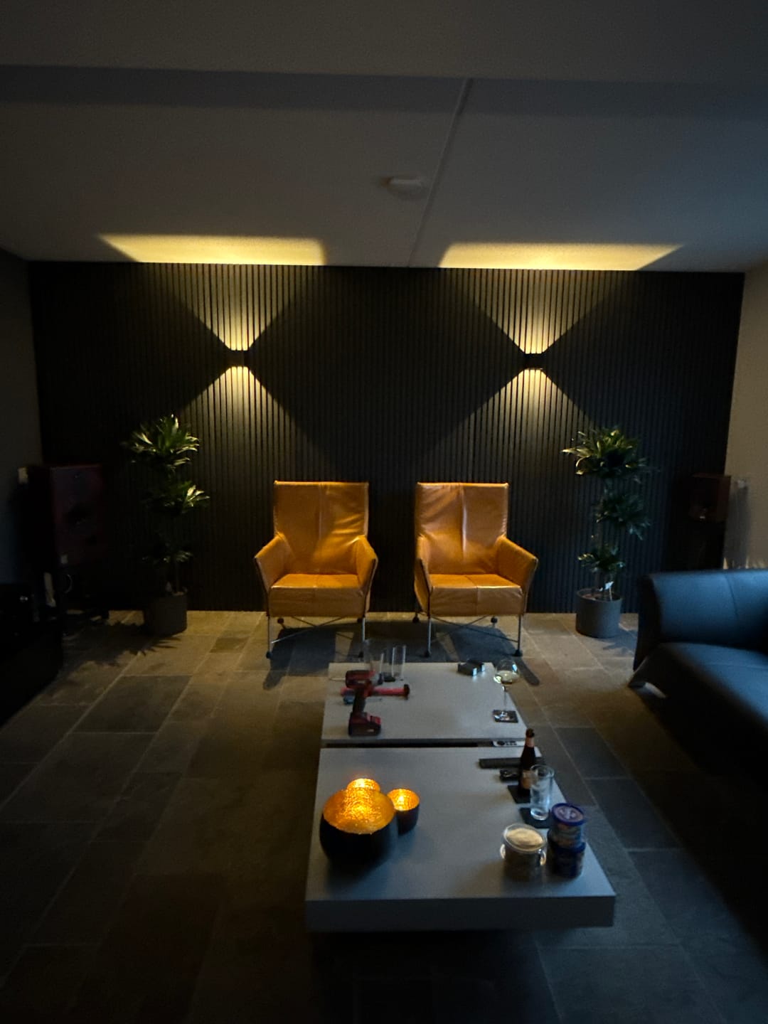 Customer photo review of AkuPanel Zwart Eiken-Hout | 240cm x 60cm | 3-zijdig écht houtfineer