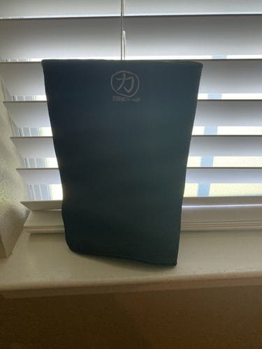 Customer photo review of Single Ply Knee Sleeves