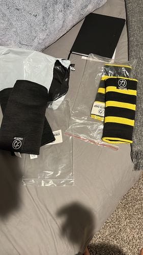 Customer photo review of Single Ply Knee Sleeves