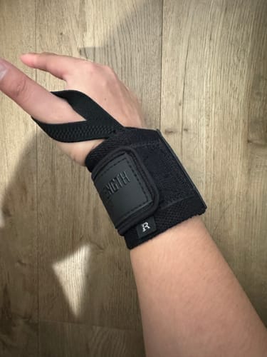 Customer photo review of Stealth Black Wrist Wraps – Medium, 30cm/60cm or 90cm, IPF Approved