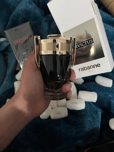 Reseña con foto de un cliente sobre Perfume Paco Rabanne Invictus Parfum 100ml Para Caballero