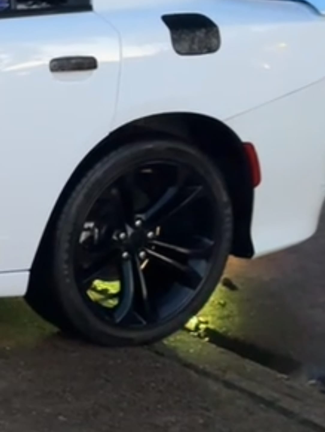 Customer photo review of SHYNX - GLOSSY TIRE SHINE