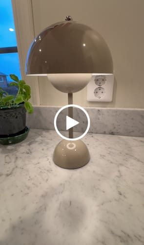 Customer video review of Bordslampa - Svamplampa Flowerbud - Batteridriven 5000 mAH