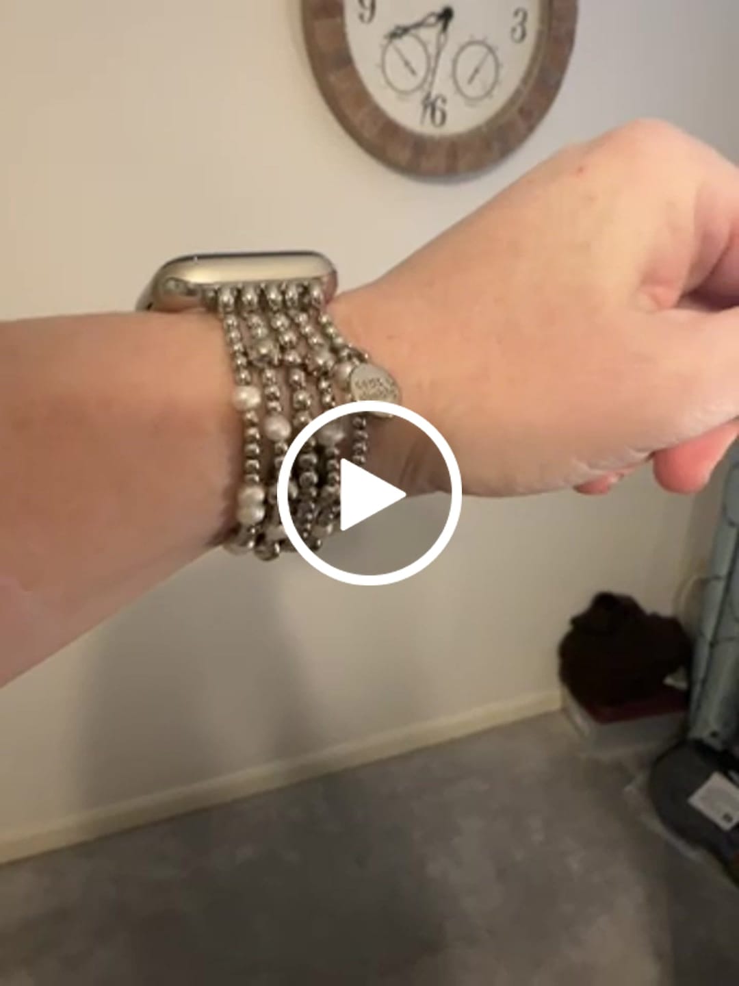 Customer video review of Shimmering Pearl Stretch Apple Watch Strap