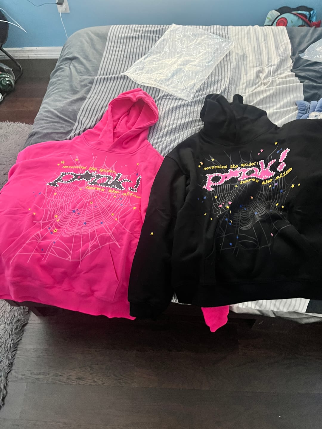 Customer photo review of Sp5der PINK Hoodie Pink