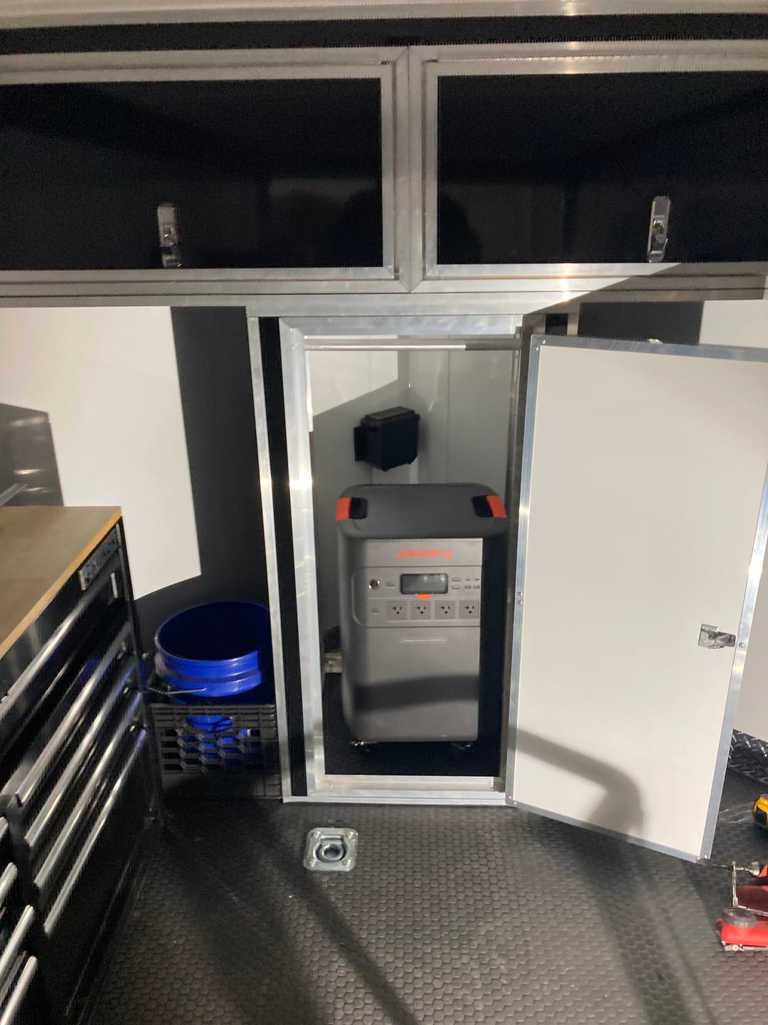 Customer photo review of Jackery Explorer 5000 Plus | Whole-home Backup Power