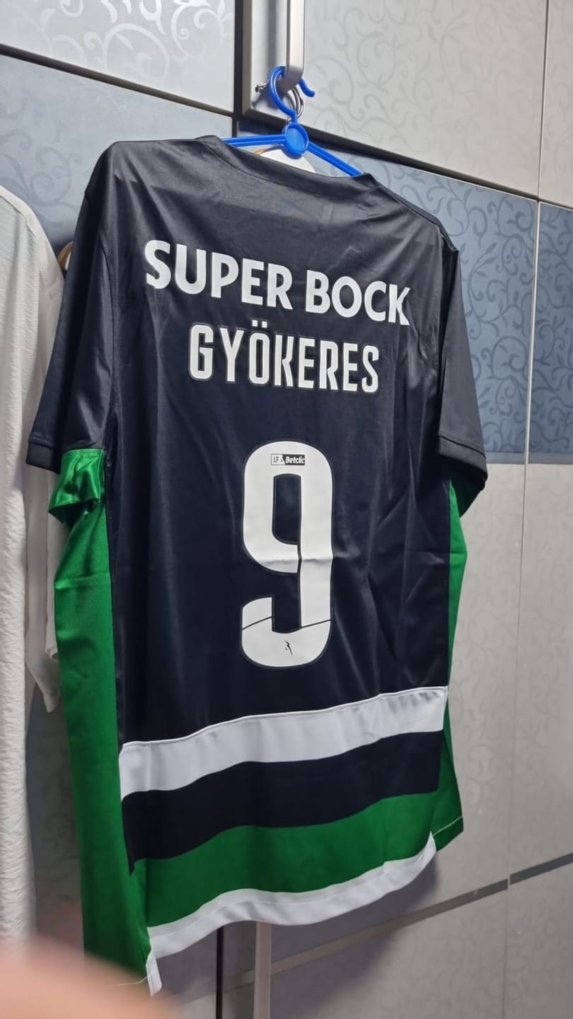 Customer photo review of Viktor Gyökeres Sporting Lisbon 2024 2025 New Season Home Green Football Jersey