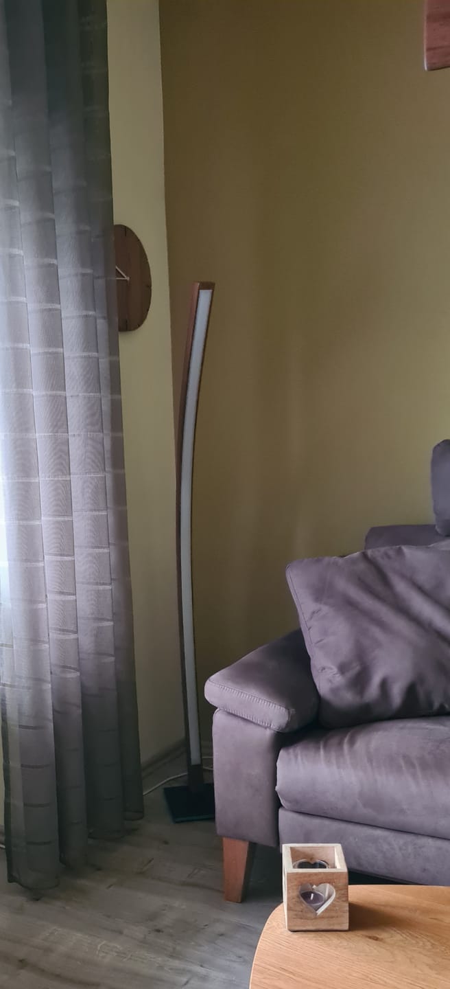 Customer photo review of Designer Stehlampe aus Eichenholz, LED-Leuchte geschwungen - Solara