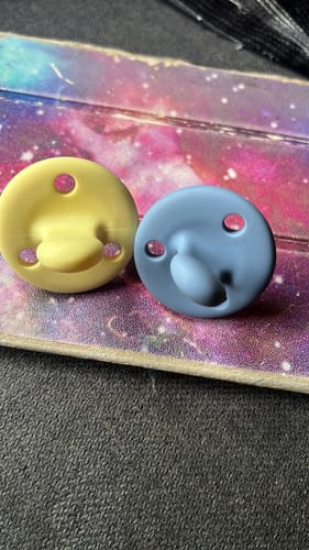 Customer photo review of Chupete DIAMOND By Nenina & Co Azul y Amarillo