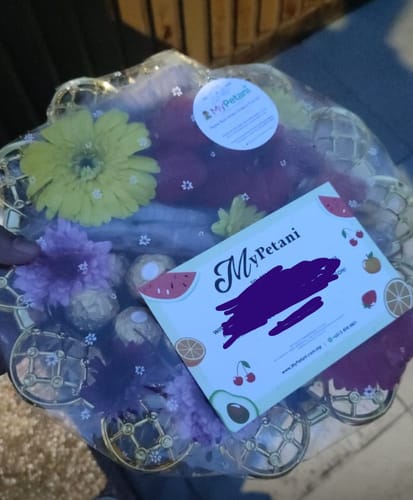 Customer photo review of Deluxe Strawberry Basket
