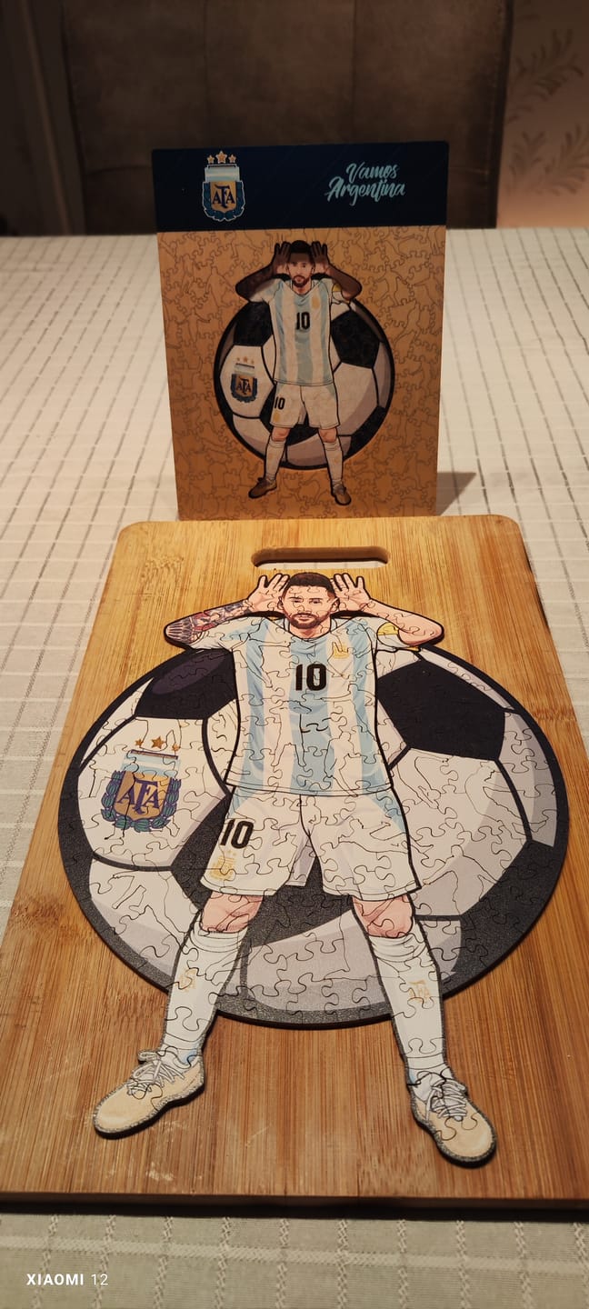 Customer photo review of Lionel Messi - Wooden Puzzle
