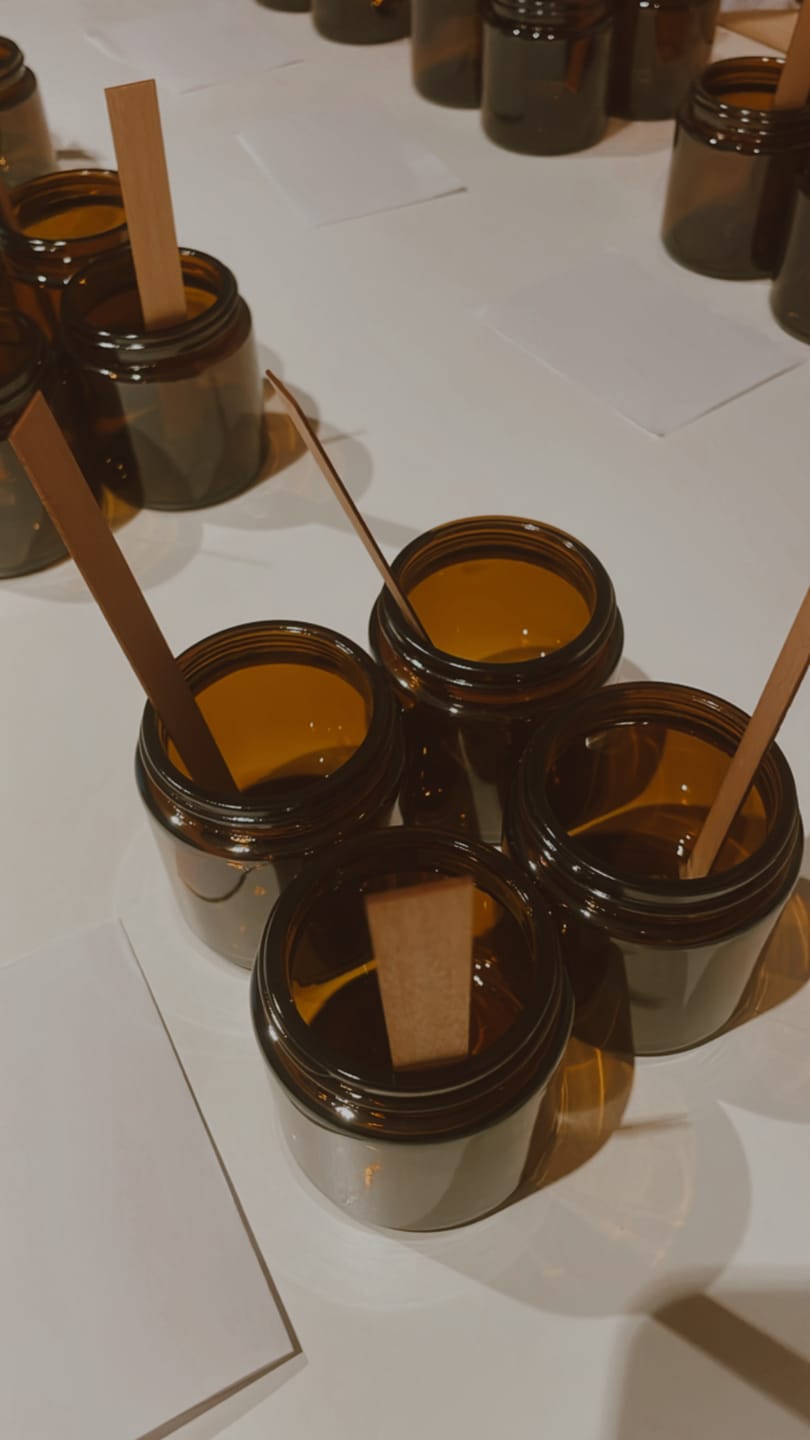 Customer photo review of Tarro ámbar con tapa de 100 ml (Tapa negra o dorada)