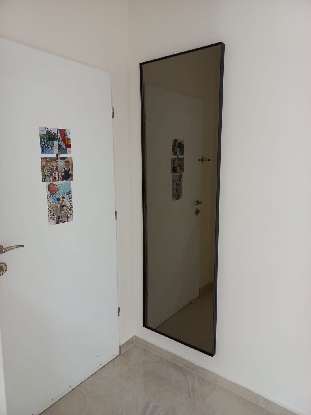 Customer photo review of דלת מראה להסתרת ארון חשמל