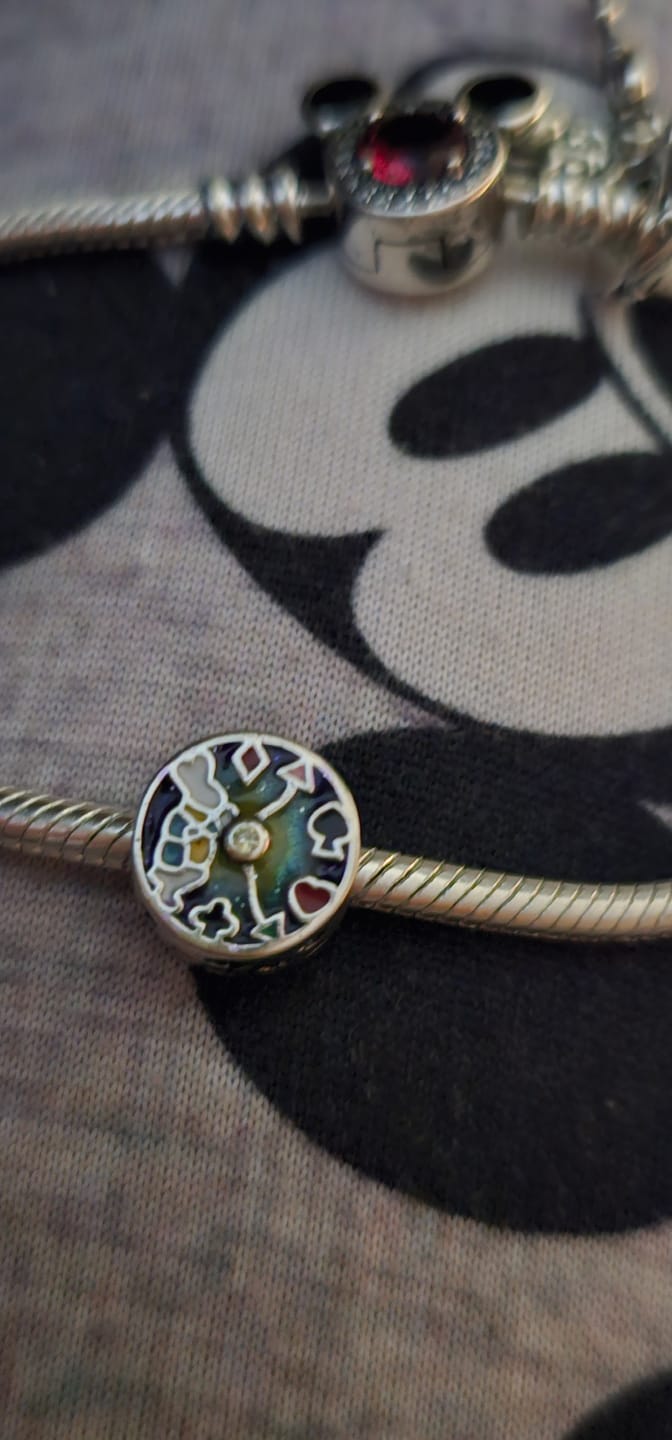 Customer photo review of Charm Reloj de Alicia en el País de las Maravillas