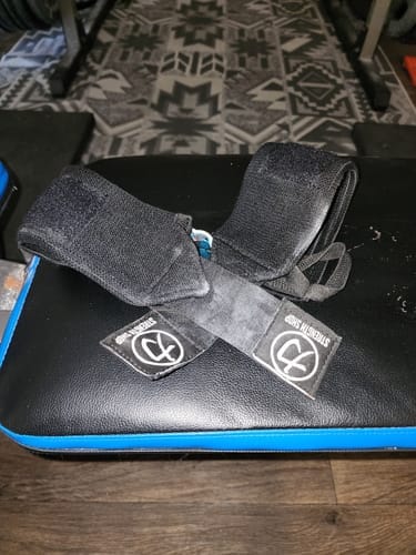 Customer photo review of Heavy Black Wrist Wraps - IPF Approved – 60cm/90cm