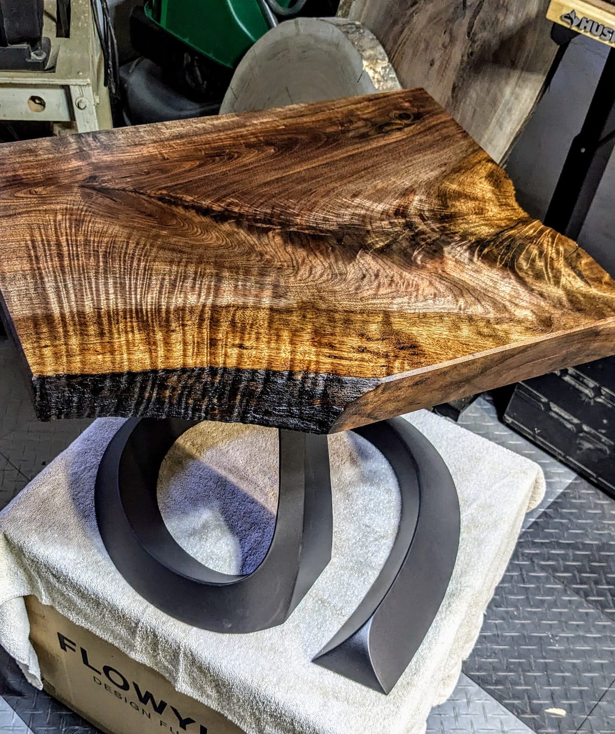 Customer photo review of Coffee Table Base 223 Python 16H Modern DIY Furniture